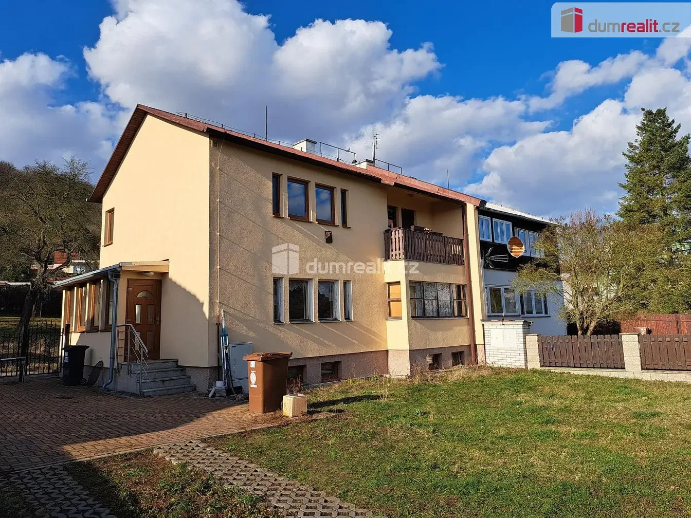 Haus und umgebung; blick