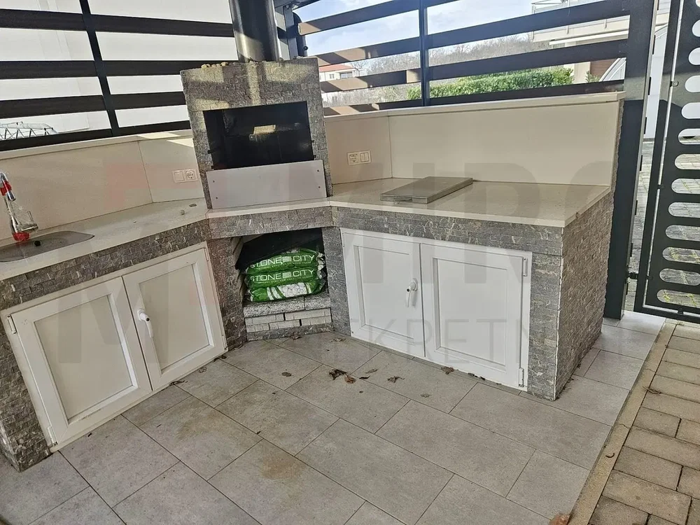 Terasa; výhled, dlažba