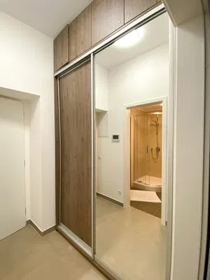 Badezimmer; fliesenboden, tageslicht
