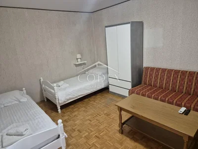 Dječija soba; drveni pod