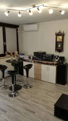 Obývací pokoj; dřevěná podlaha