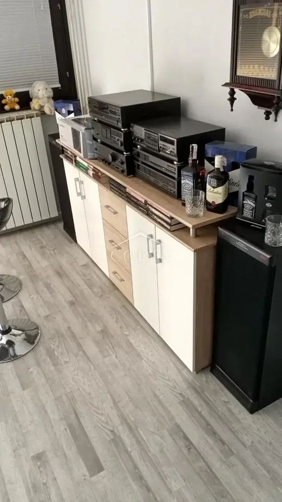 Ostatní; dřevěná podlaha, moderní styl