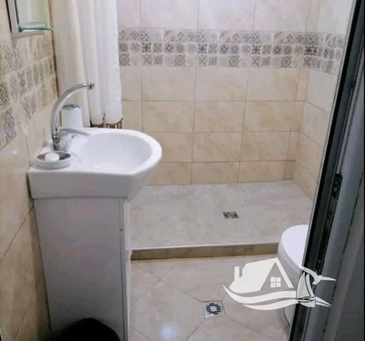 Banyo; fayans zemin