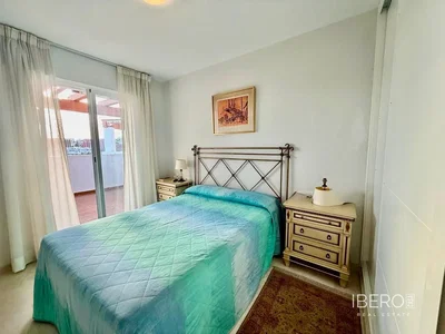 Yatak odası; doğal ışık, modern stil