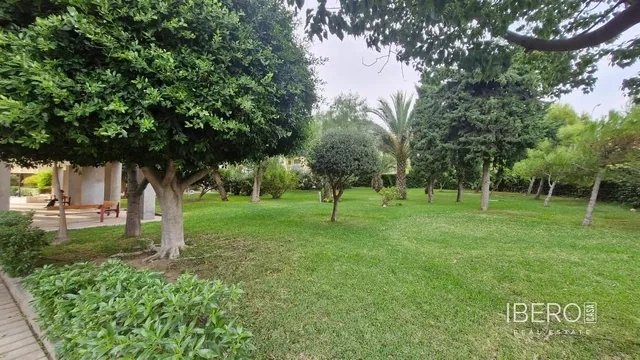 Casa e arredores; vista, luz natural
