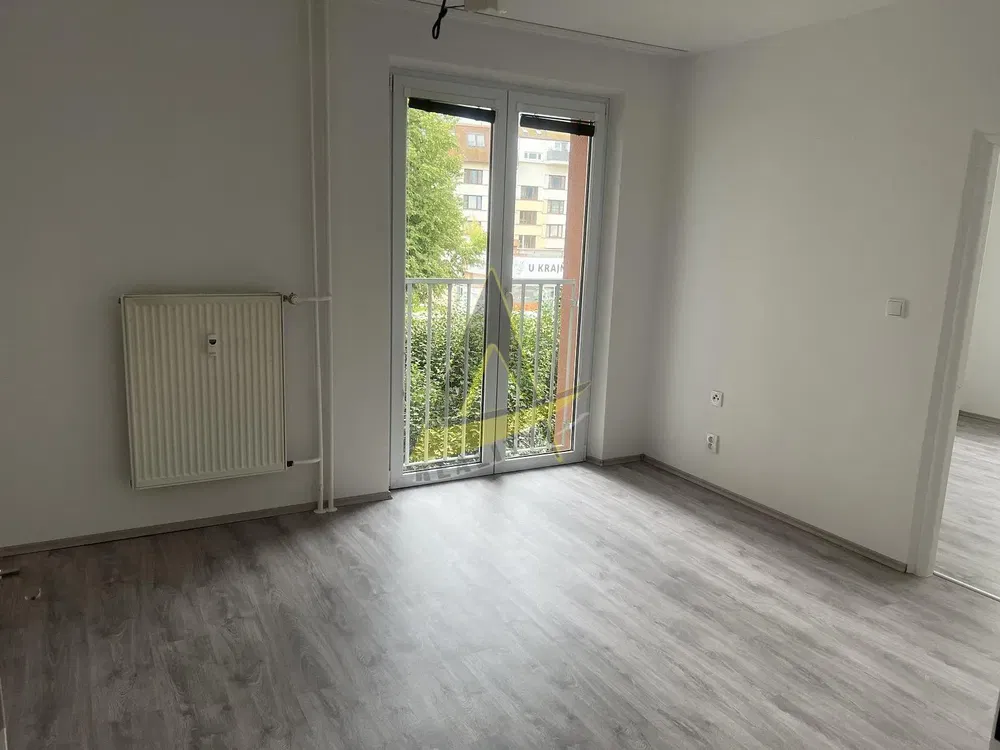 Wohnzimmer; blick, fliesenboden, tageslicht