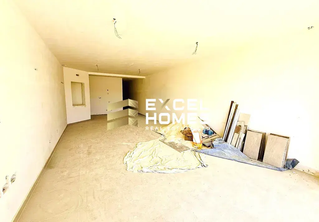 Sonstiges; renovierungsbedürftig, fliesenboden