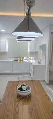 Küche; küchengeräte, tageslicht, moderner stil