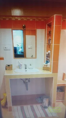 Badezimmer; fliesenboden, renoviert, tageslicht, moderner stil