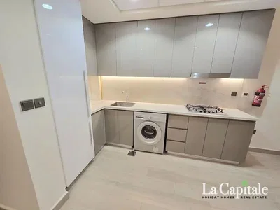 Cuisine; électroménager, rénové, lumière naturelle, style moderne
