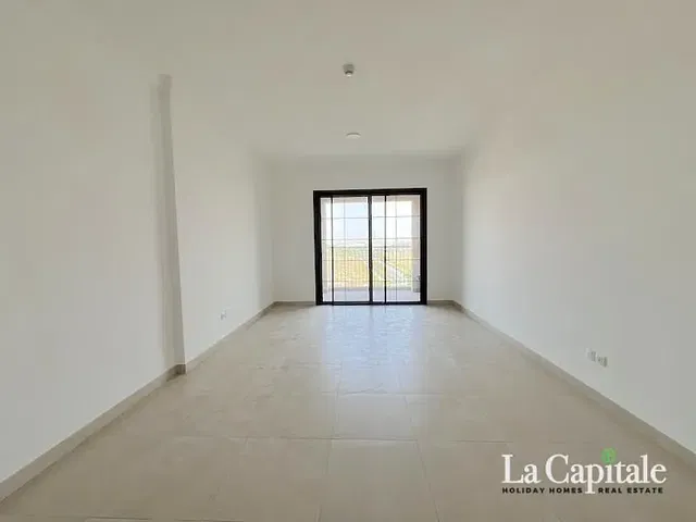 Σαλόνι; πλακάκια, φυσικό φως, θέα