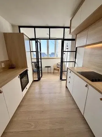 Cuisine; électroménager, vue, lumière naturelle, style moderne, parquet