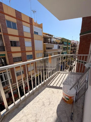 Balkon; fayans zemin, manzara