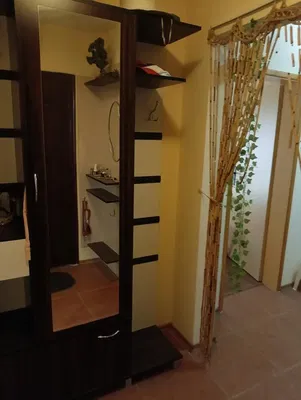 Γκαρνταρόμπα; πλακάκια