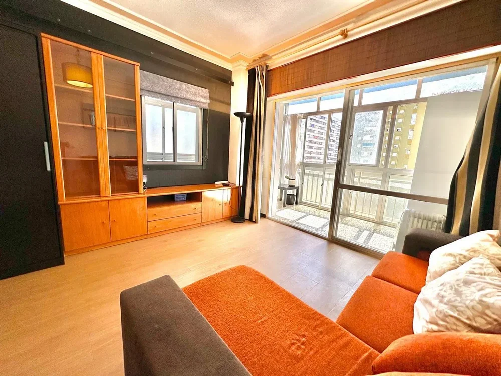 Oturma odası; manzara, doğal ışık