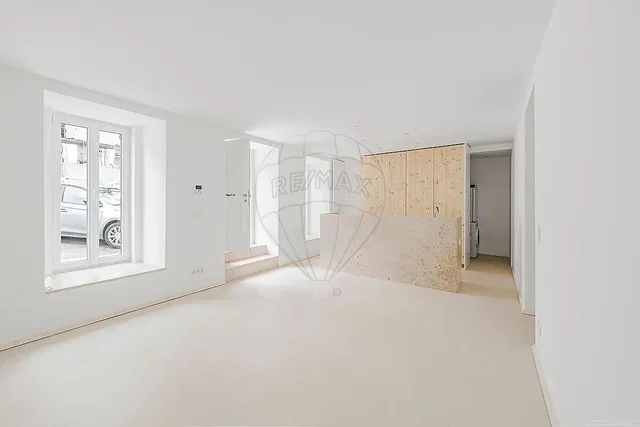 Wohnzimmer; tageslicht, renoviert