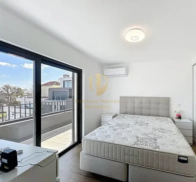 Yatak odası; manzara, doğal ışık, modern stil