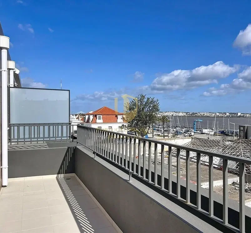 Balkon; manzara, fayans zemin