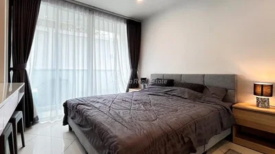 Ložnice; přirozené světlo, dlažba