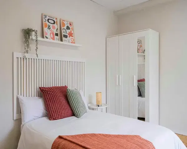 Schlafzimmer; tageslicht, moderner stil