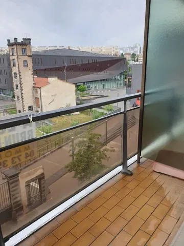 Μπαλκόνι; πλακάκια, θέα