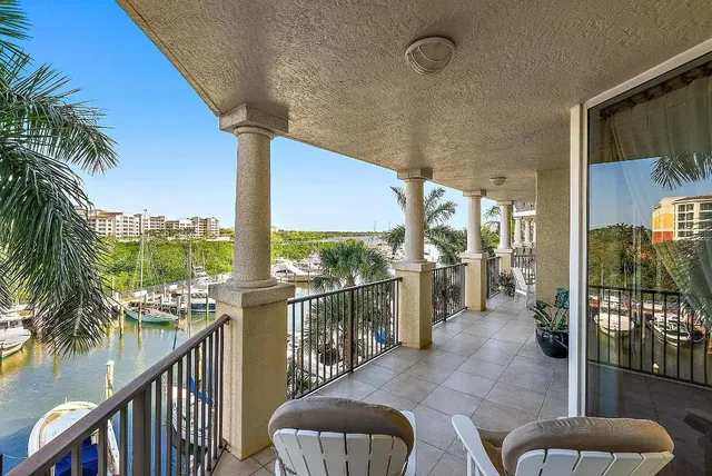 Μπαλκόνι; θέα, φυσικό φως