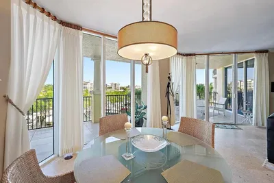 Obývací pokoj; výhled, přirozené světlo