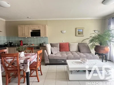 Oturma odası; manzara, doğal ışık