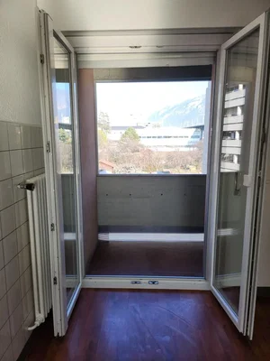 Balcon; vue, parquet, lumière naturelle