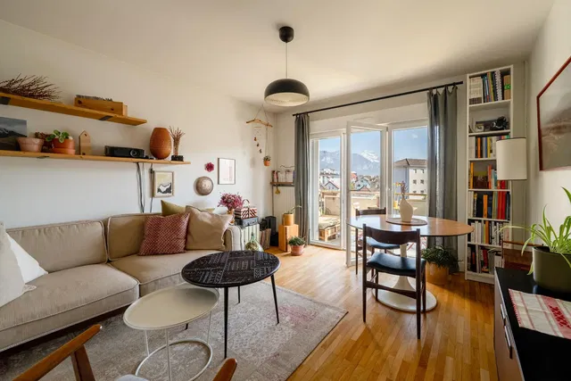 Salon; vue, parquet, lumière naturelle, style moderne