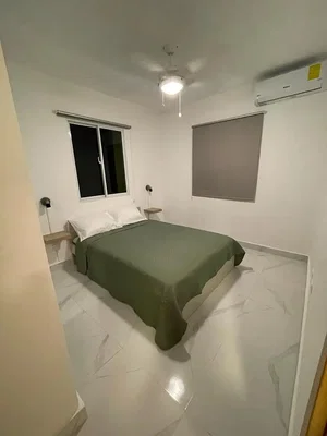 Chambre; carrelage, lumière naturelle