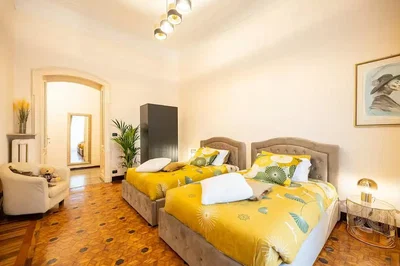 Yatak odası; doğal ışık, modern stil