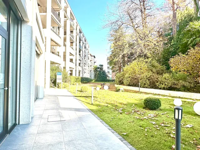 Maison et environs; vue, lumière naturelle