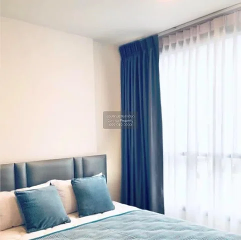 Spavaća soba; prirodna svjetlost, moderan stil