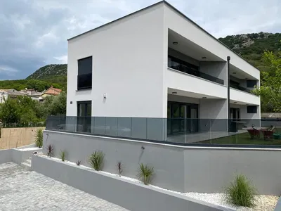 Кућа и околина; поглед