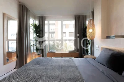 Yatak odası; doğal ışık, modern stil