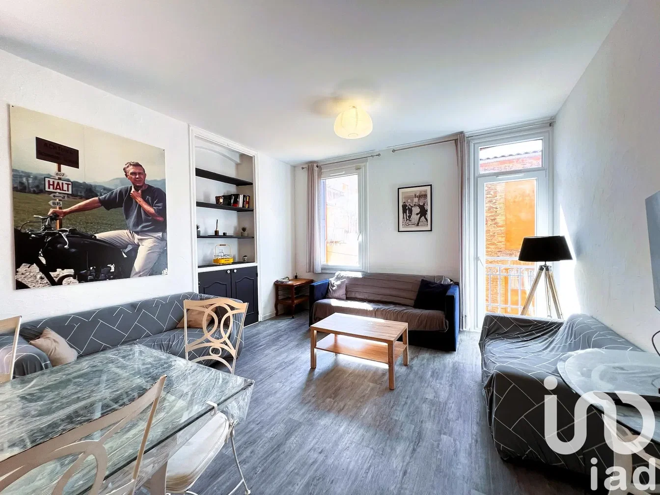 Living room; natural light, modern style