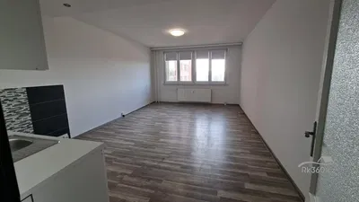 Kuchyně; přirozené světlo, dlažba