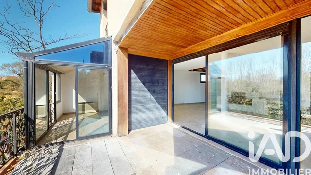 Balcony; view, natural light