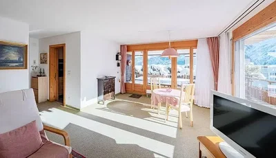 Soggiorno; vista, camino, luce naturale