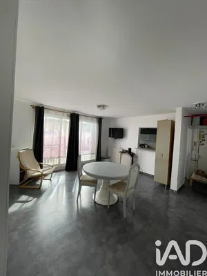 Oturma odası; doğal ışık, manzara