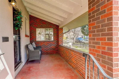 Balkon; výhled, přirozené světlo