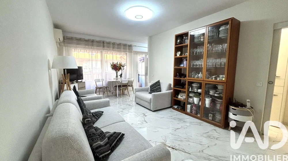 Obývací pokoj; přirozené světlo, moderní styl