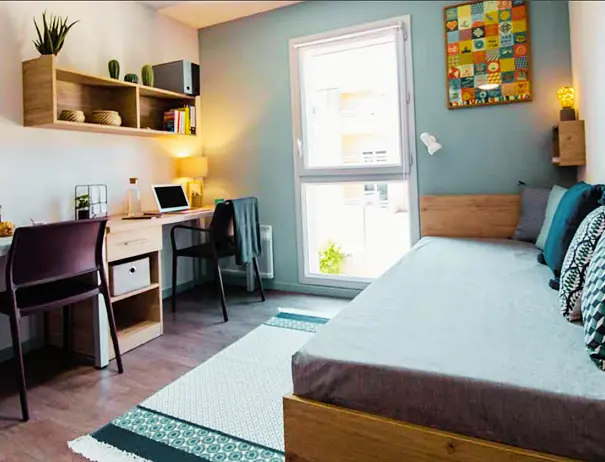 Спаваћа соба; природно светло, модерни стил