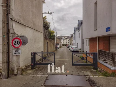 Кућа и околина