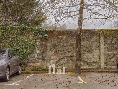 Кућа и околина