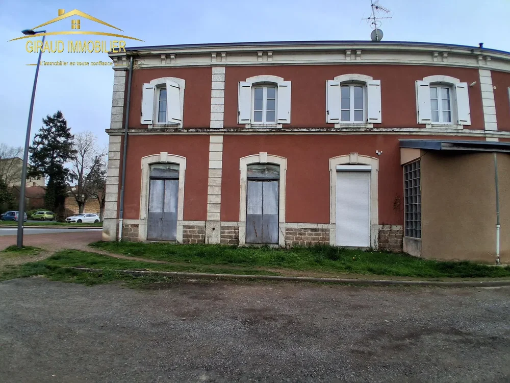 Кућа и околина