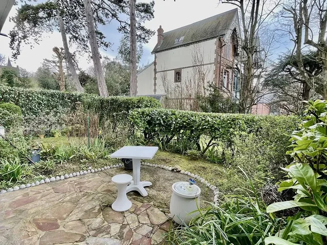 Casa e arredores; vista, luz natural