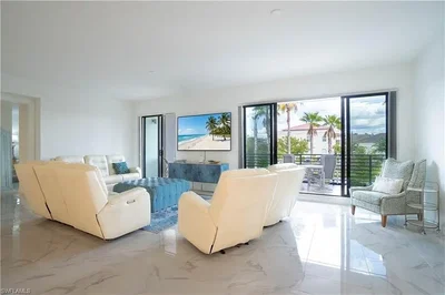 Salón; vista, luz natural, estilo moderno, suelo de baldosas