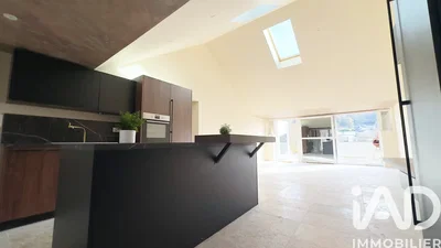 Кухиња; поглед, природно светло, модерни стил, плочице